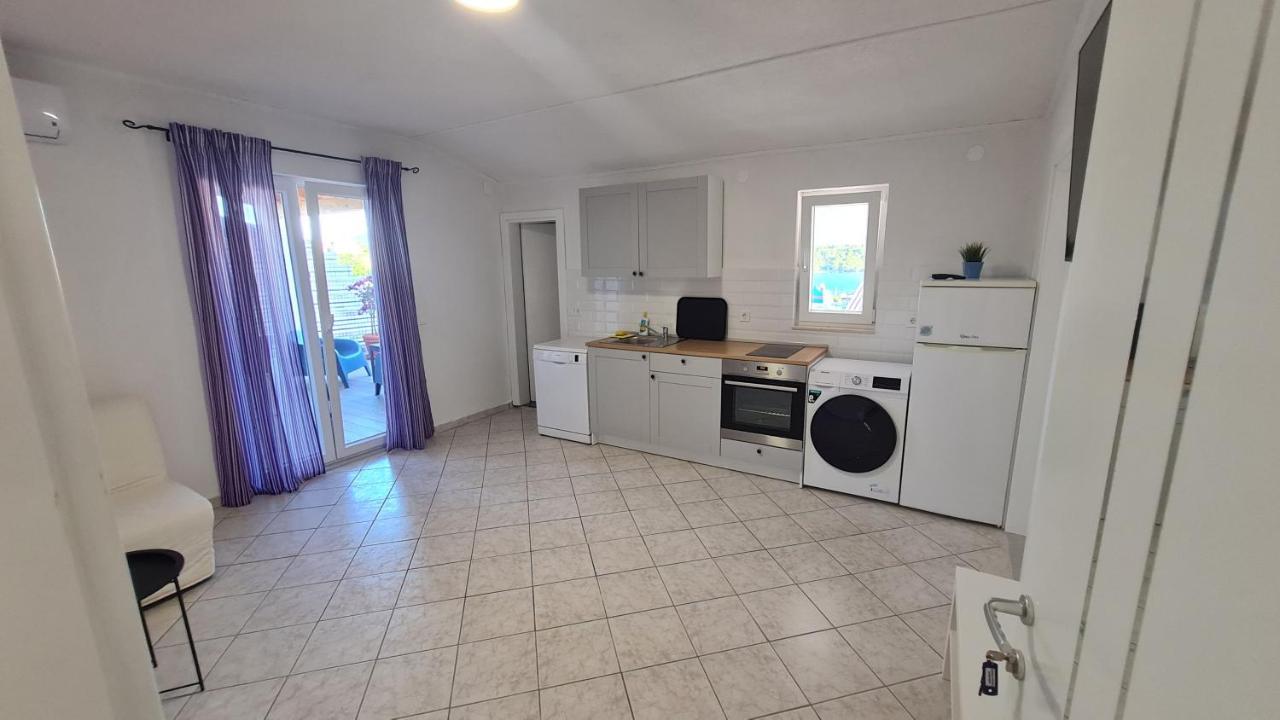 Apartmani Mlinar-One Bedroom Seaview Grebaštica Buitenkant foto